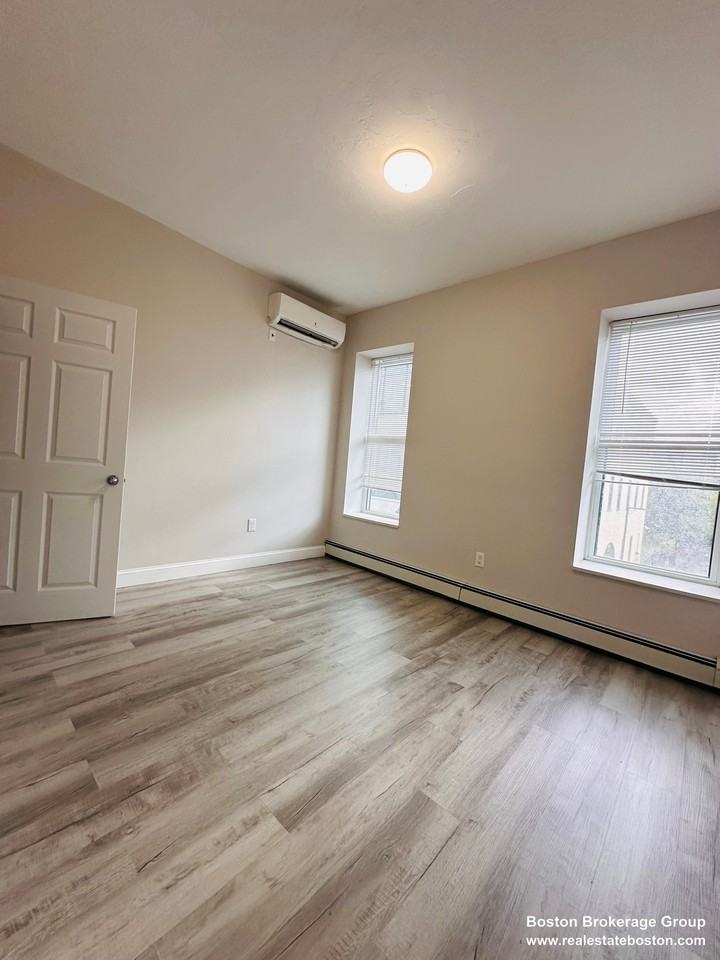 13 Ruggles St #3 - Photo 4 of 6