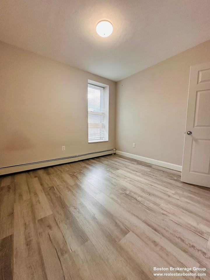 13 Ruggles St #3 - Photo 5 of 6