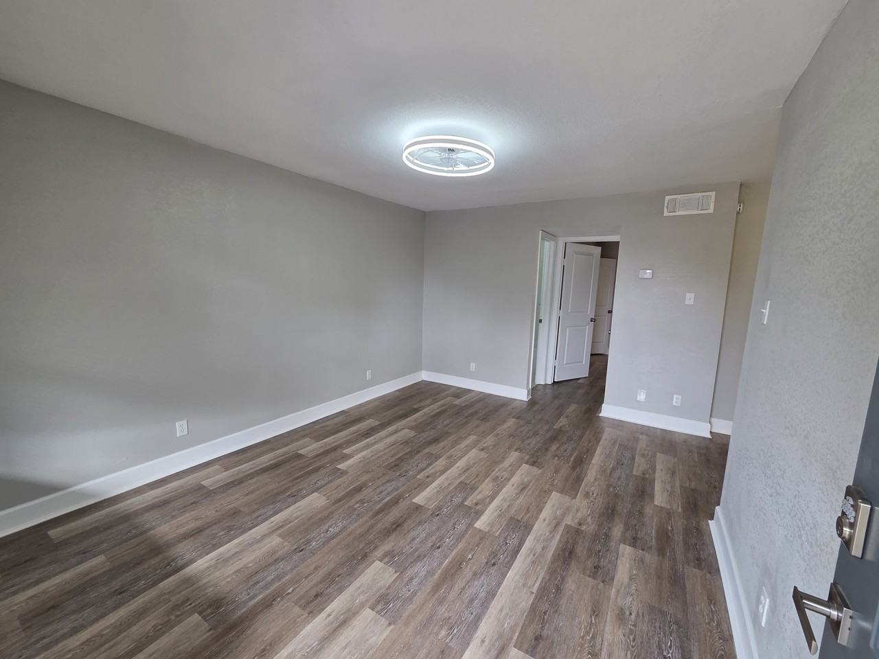 Harbour Apts** - Photo 2 of 9
