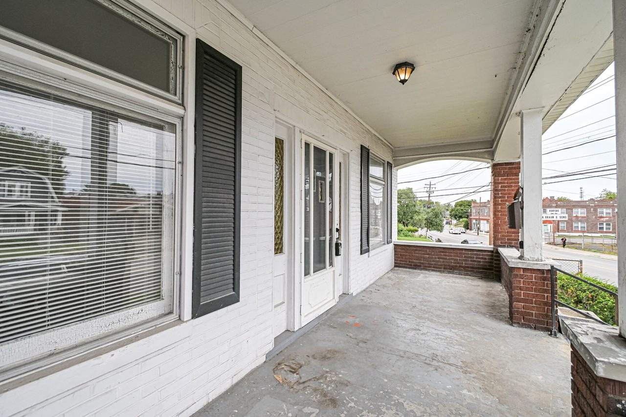 5409-5411 Carthage Avenue - Photo 3 of 40