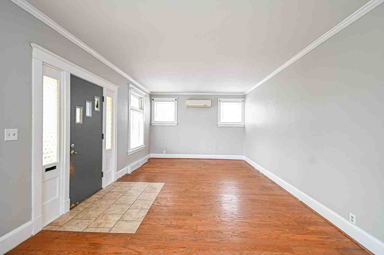 5409-5411 Carthage Avenue - Photo 5 of 40