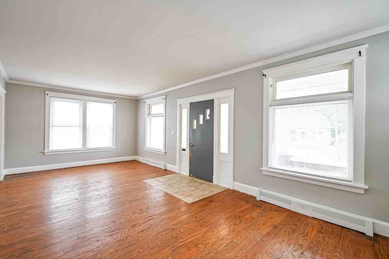 5409-5411 Carthage Avenue - Photo 6 of 40