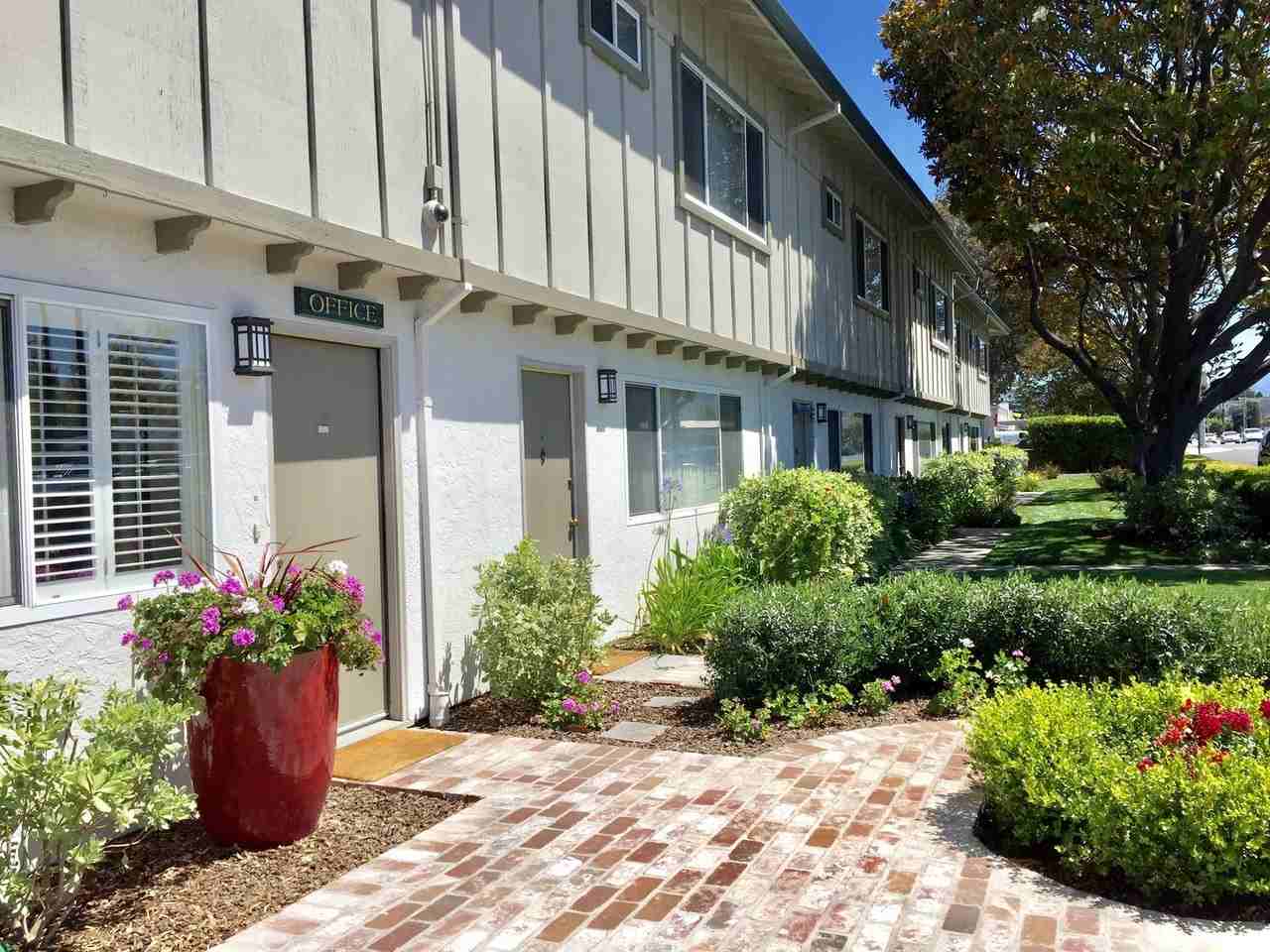 Village Square Townhouses - Photo 2 of 42