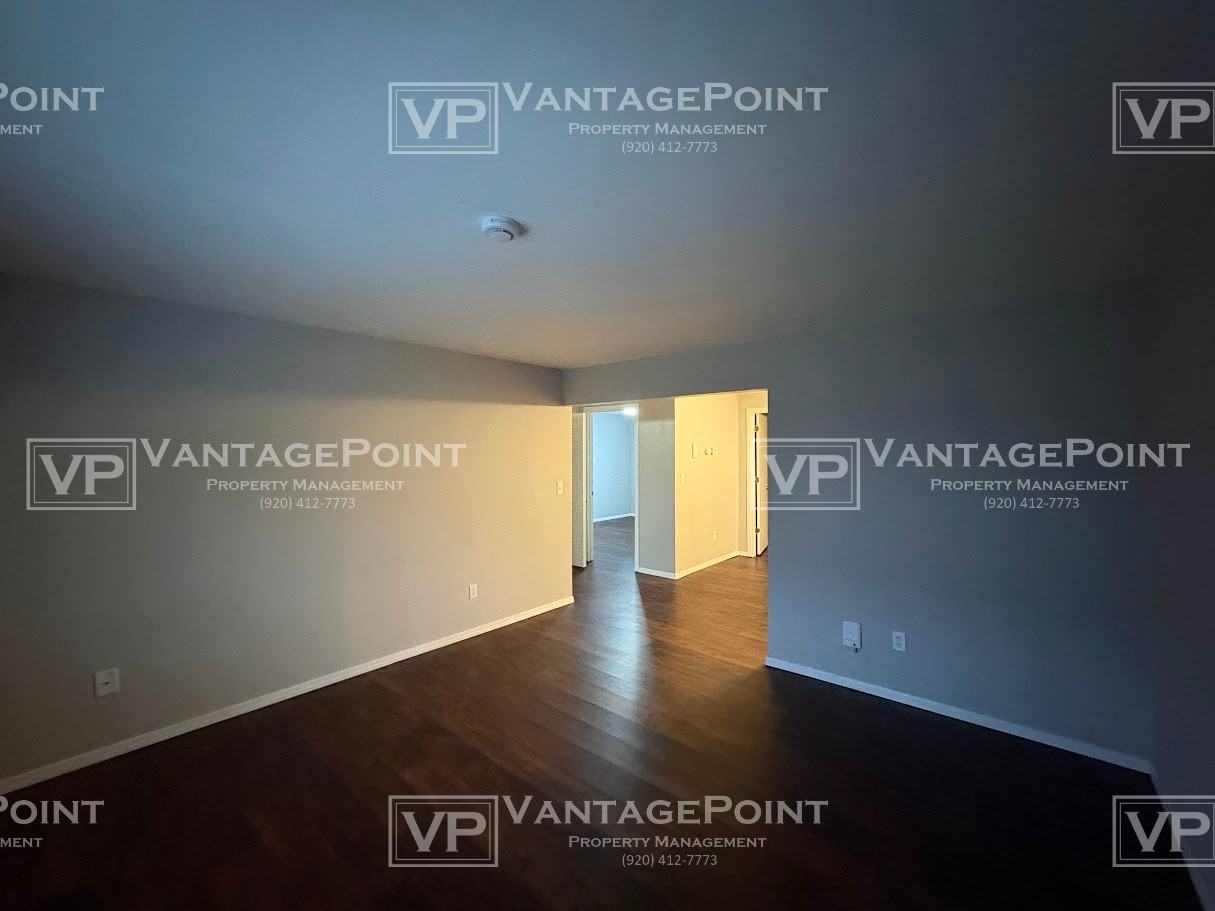 1028 Moraine Way - Photo 6 of 12