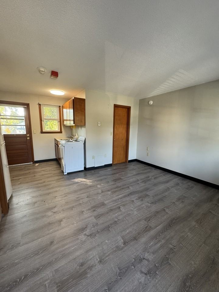 21 Dwight Street - Photo 3 of 11