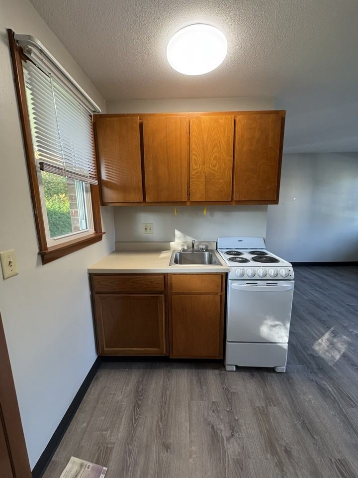 21 Dwight Street - Photo 5 of 11