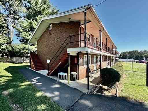 21 Dwight Street - Photo 7 of 11