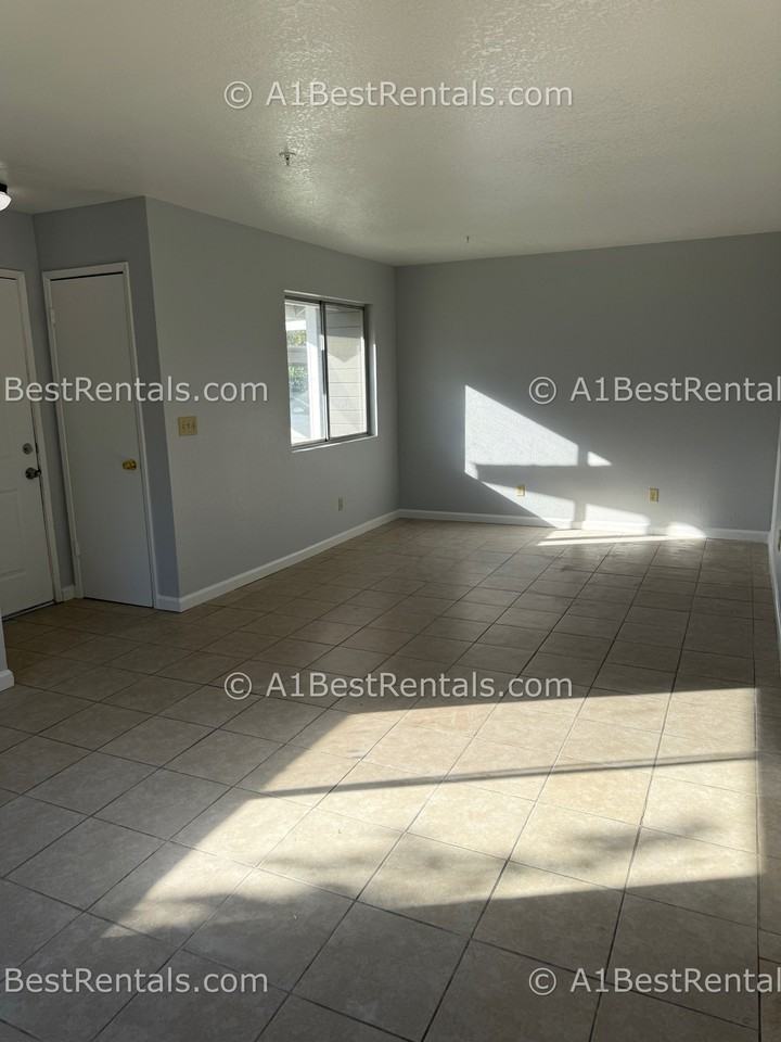 205 East Fairmont Avenue - Photo 2 of 9