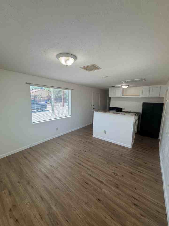 1678 // 3217 East Glenn Street #E - Photo 3 of 15