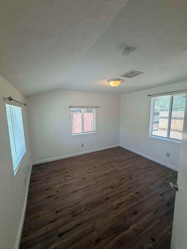 1678 // 3217 East Glenn Street #E - Photo 7 of 15