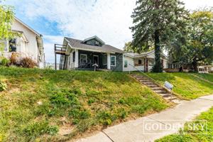featured image of 2004 1/2 S Walnut St
