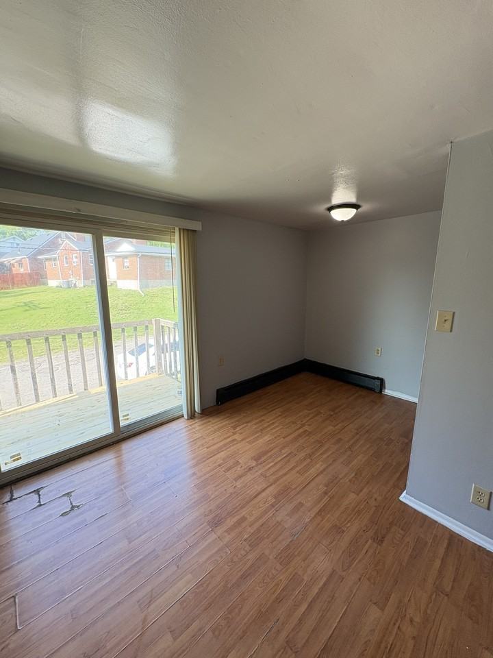 4103 East 4th Street - Photo 4 of 12