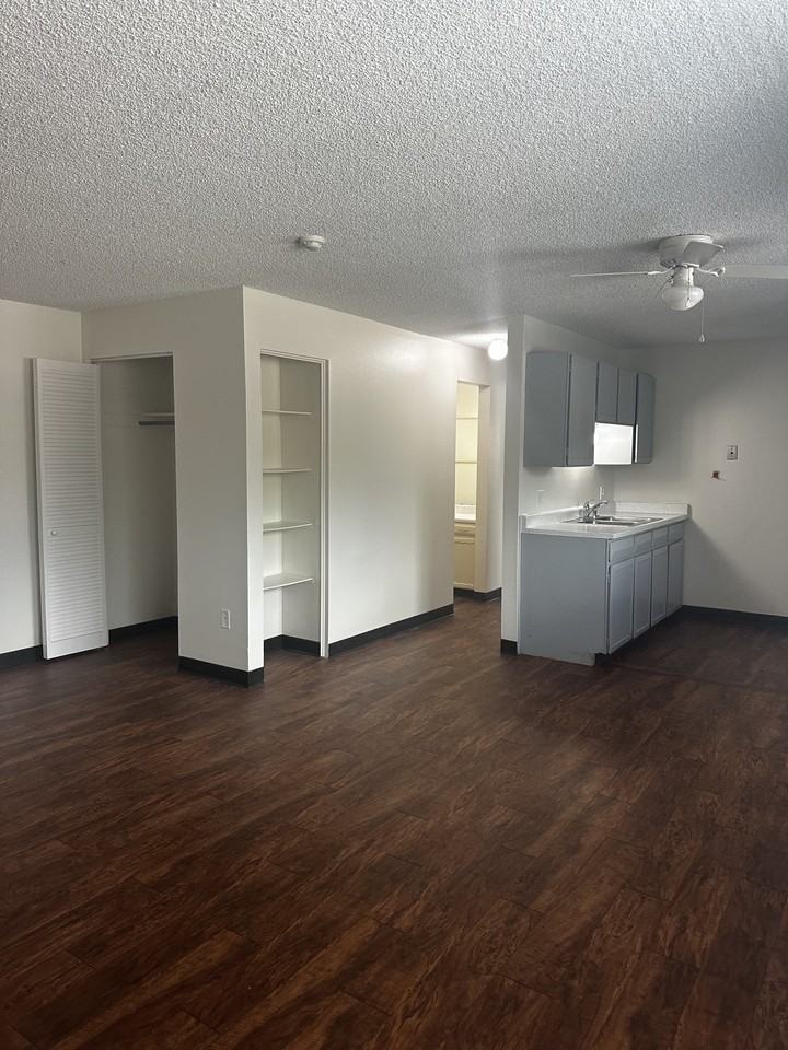 10527 West 6th Place - Photo 5 of 18
