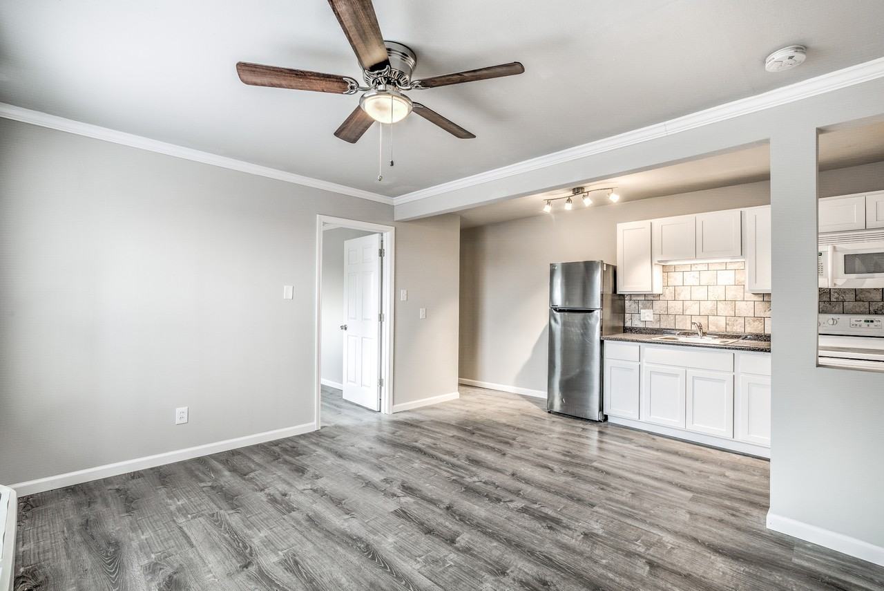 3398 High Ridge Blvd - Photo 2 of 6