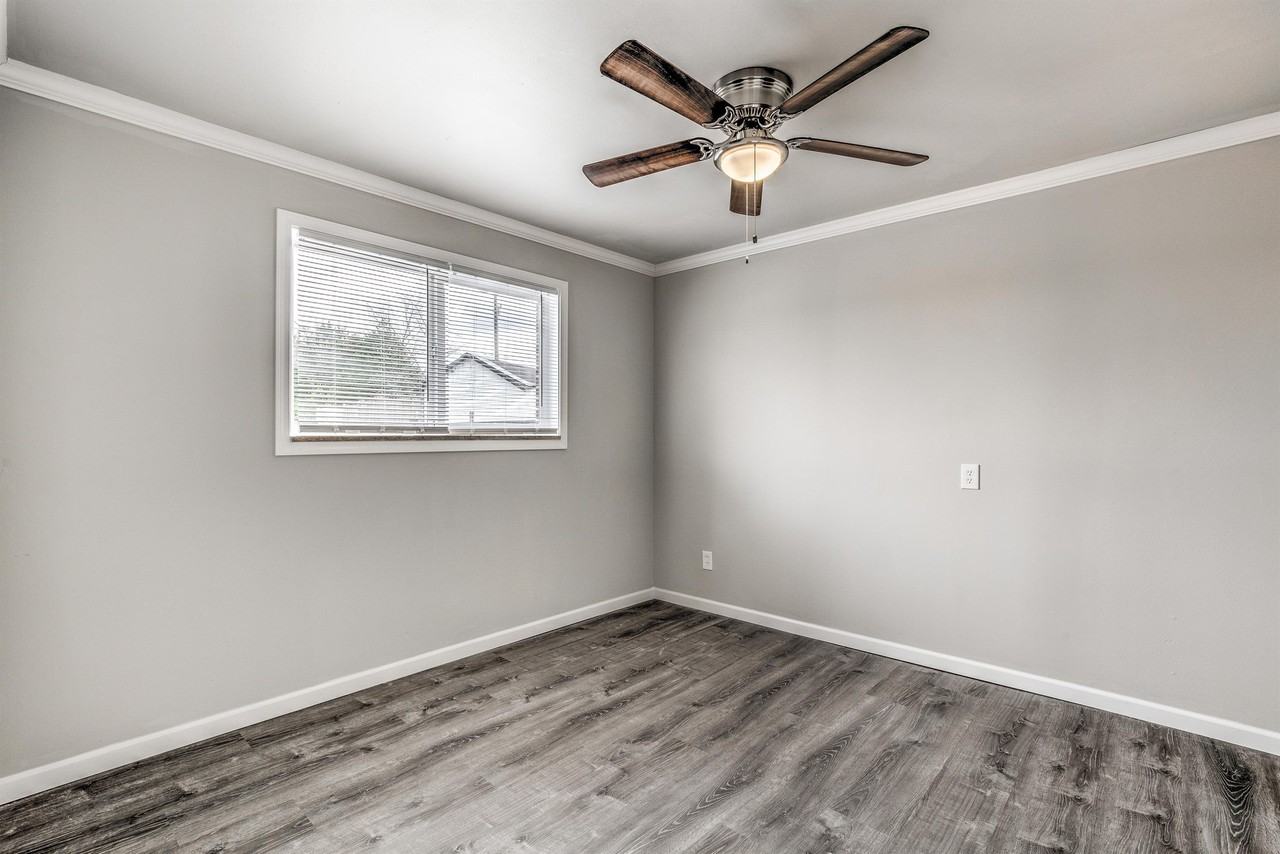 3398 High Ridge Blvd - Photo 3 of 6