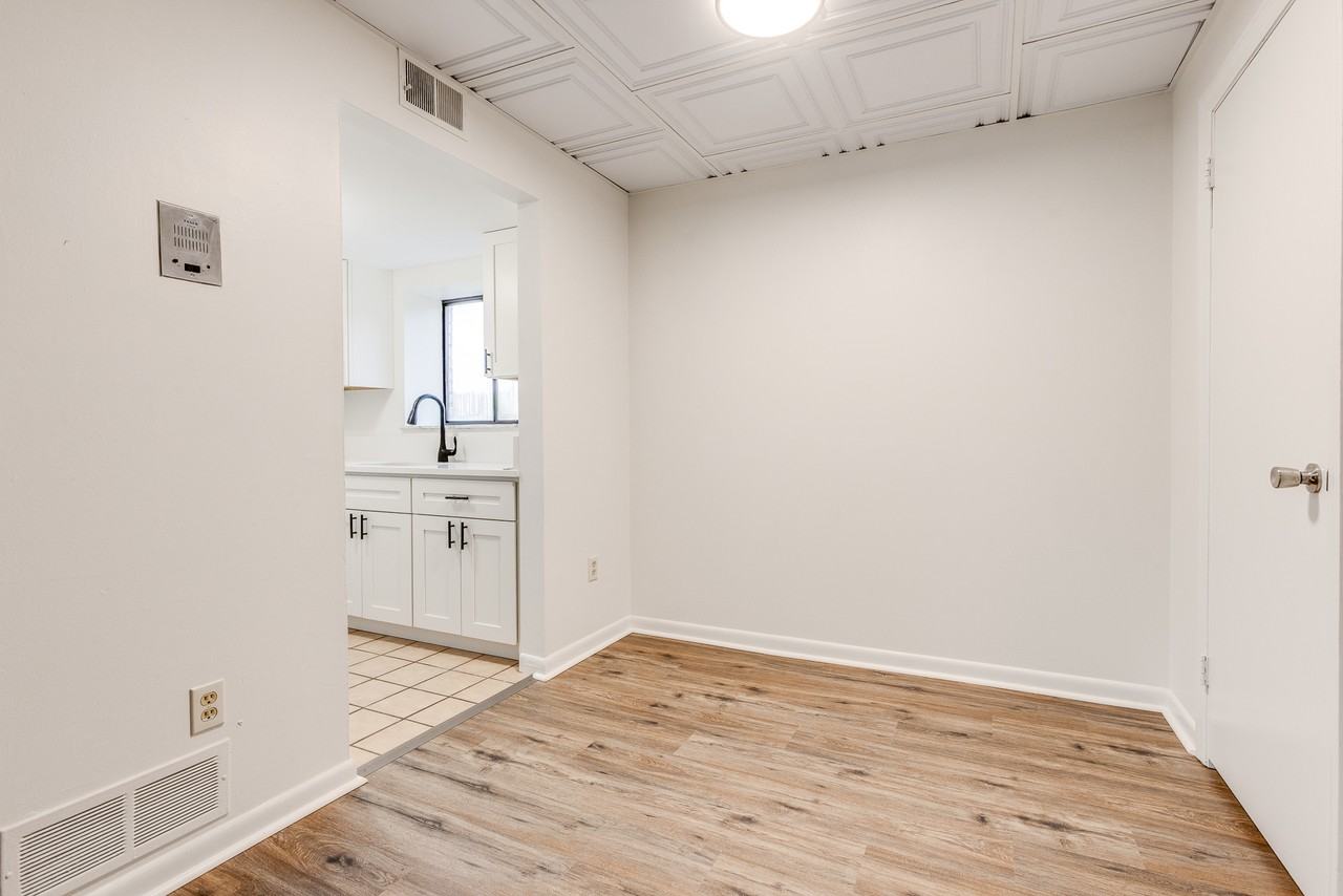 160 Glenn Street - Photo 2 of 17