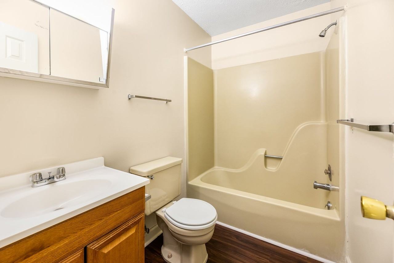 1711 Apartments - Photo 3 of 23