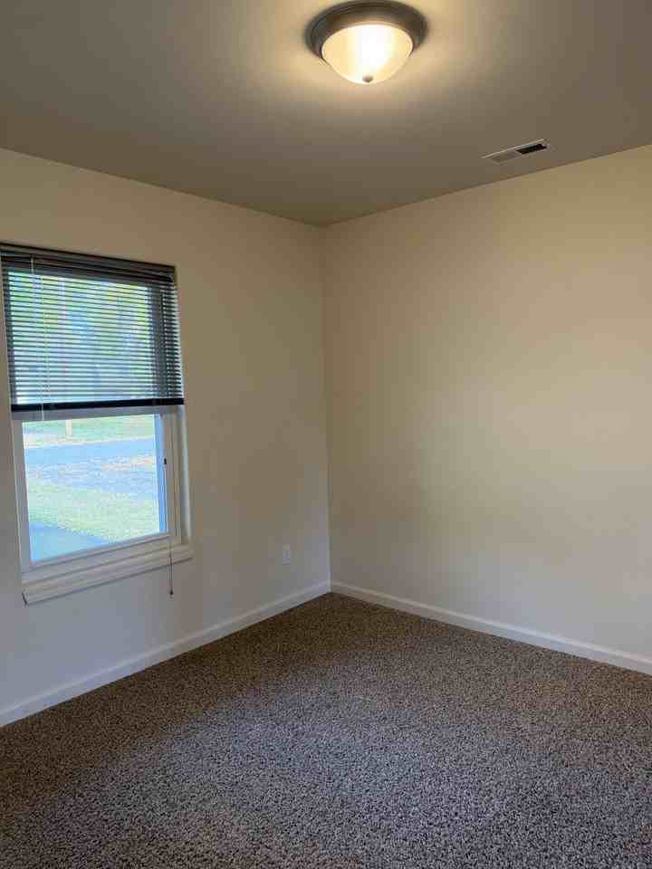 110 4th Avenue Southeast - Photo 3 of 5