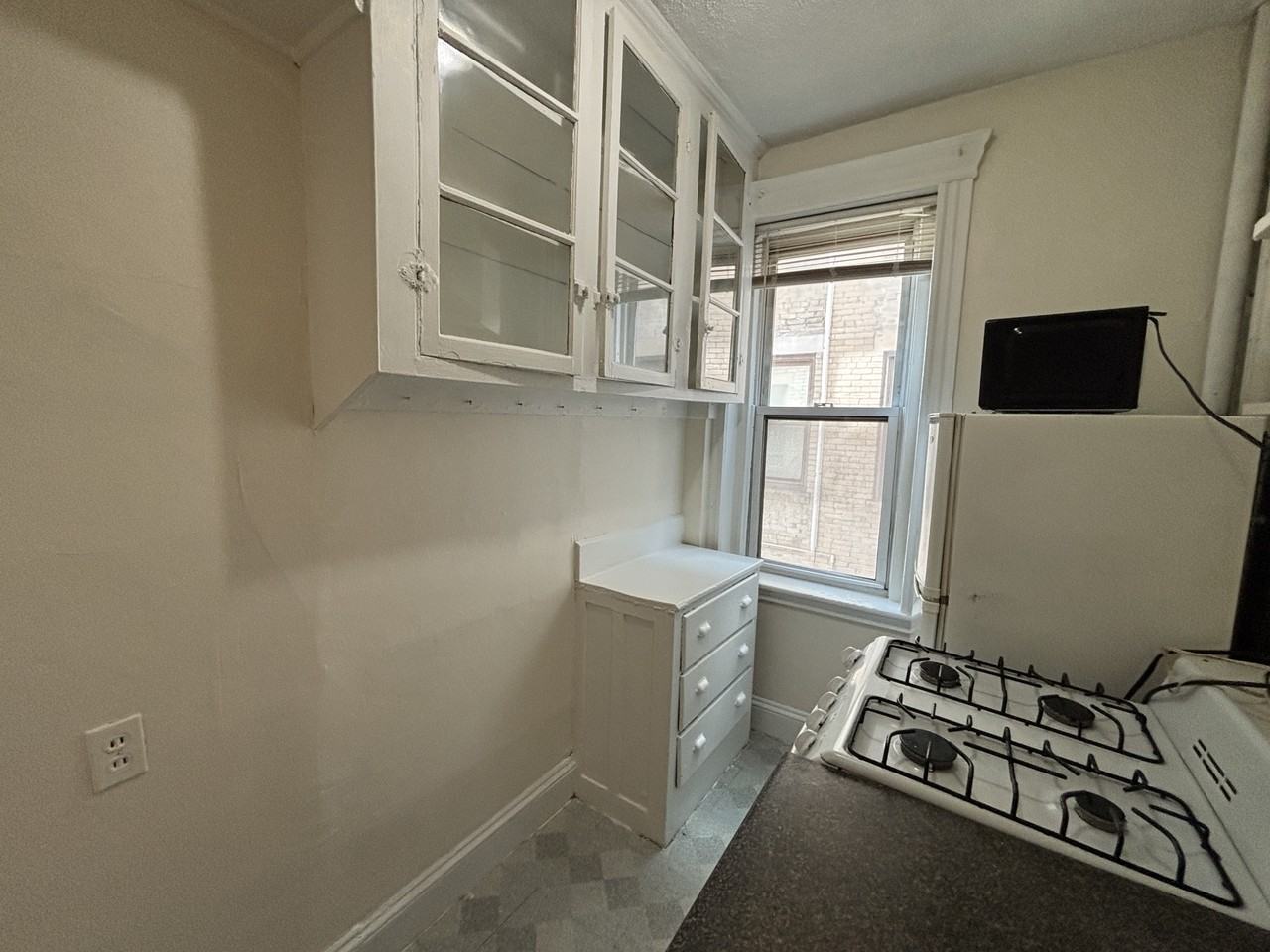 360 Riverway #12 - Photo 2 of 18