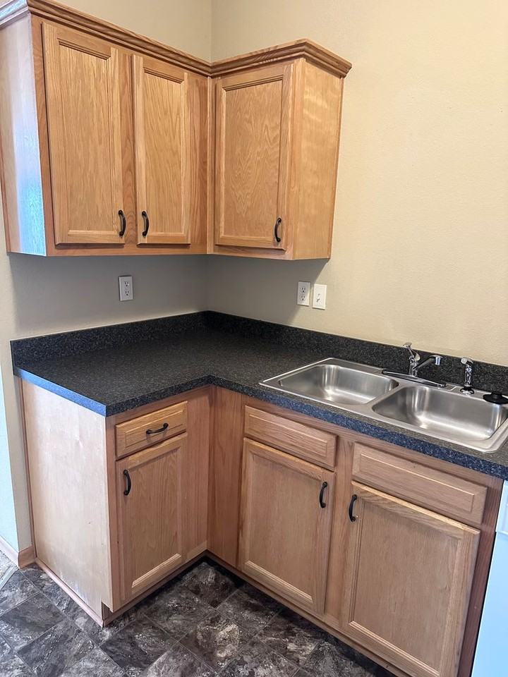 920 Ne Deer Creek Dr - Photo 4 of 9