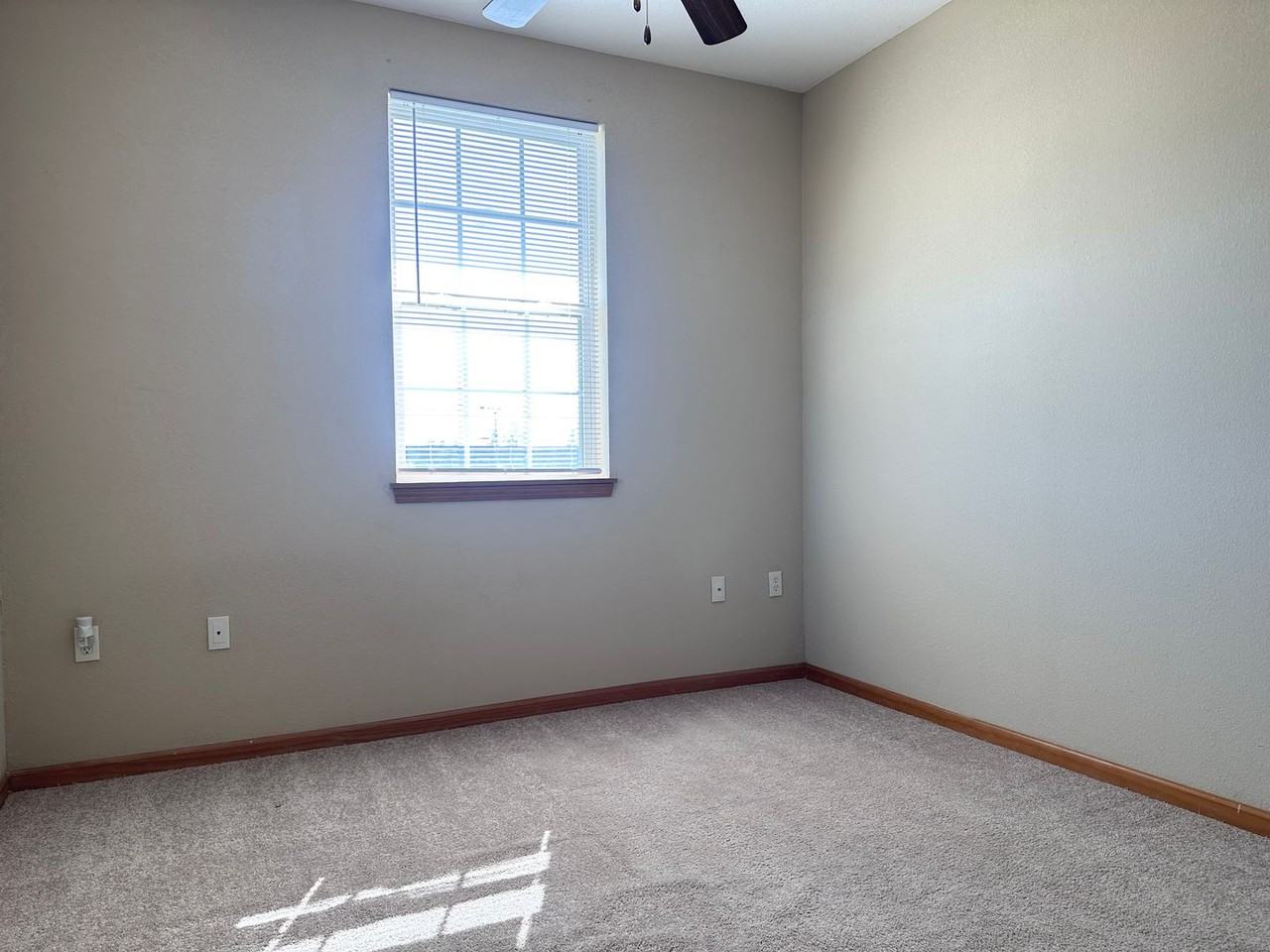 920 Ne Deer Creek Dr - Photo 6 of 9