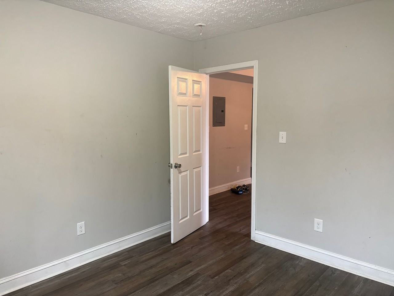 3241 Chandler St - Photo 7 of 11