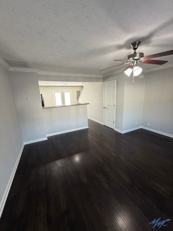 1438 Orange Ct - Photo 3 of 20