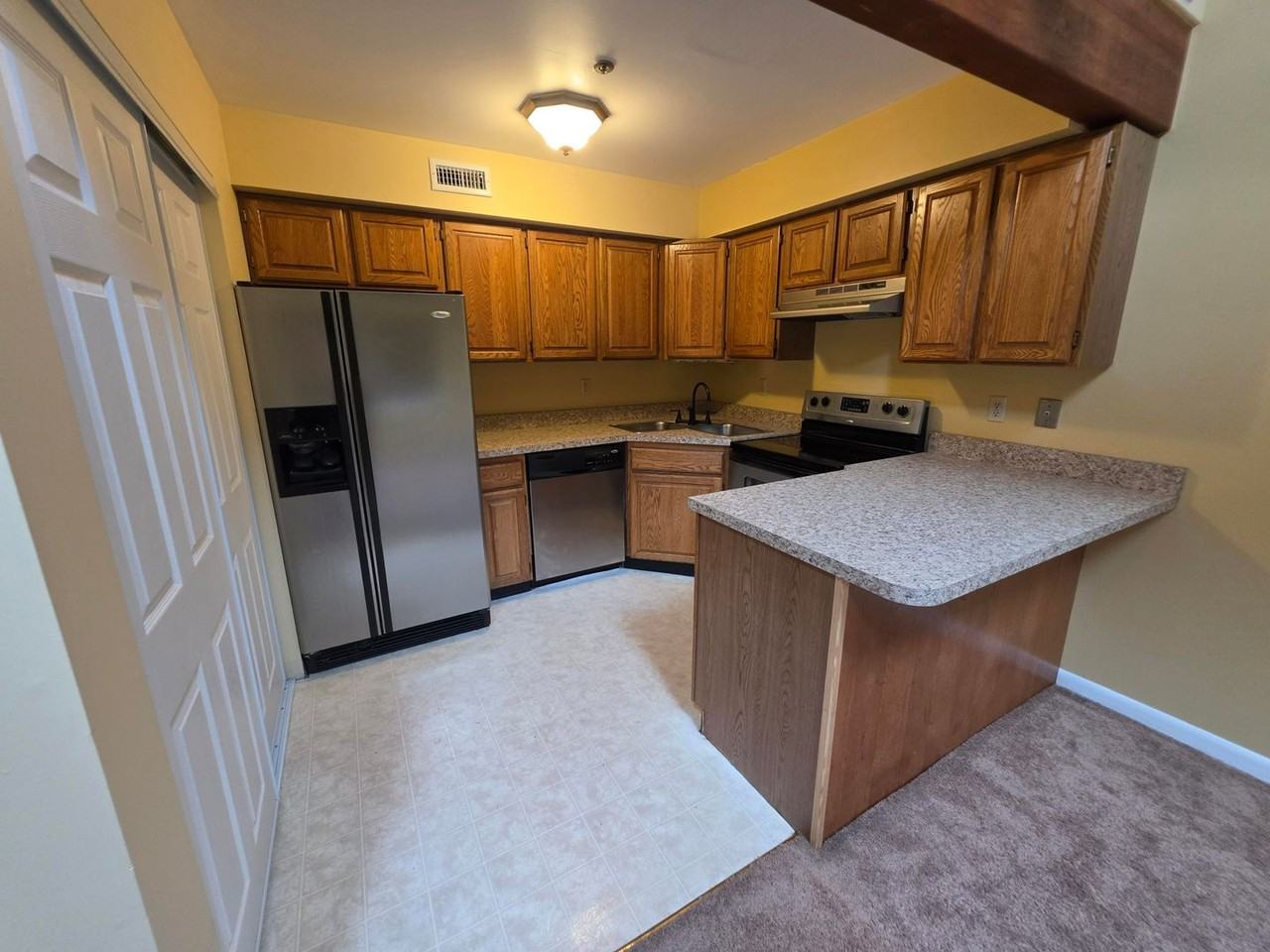 360 Union St - Photo 5 of 16