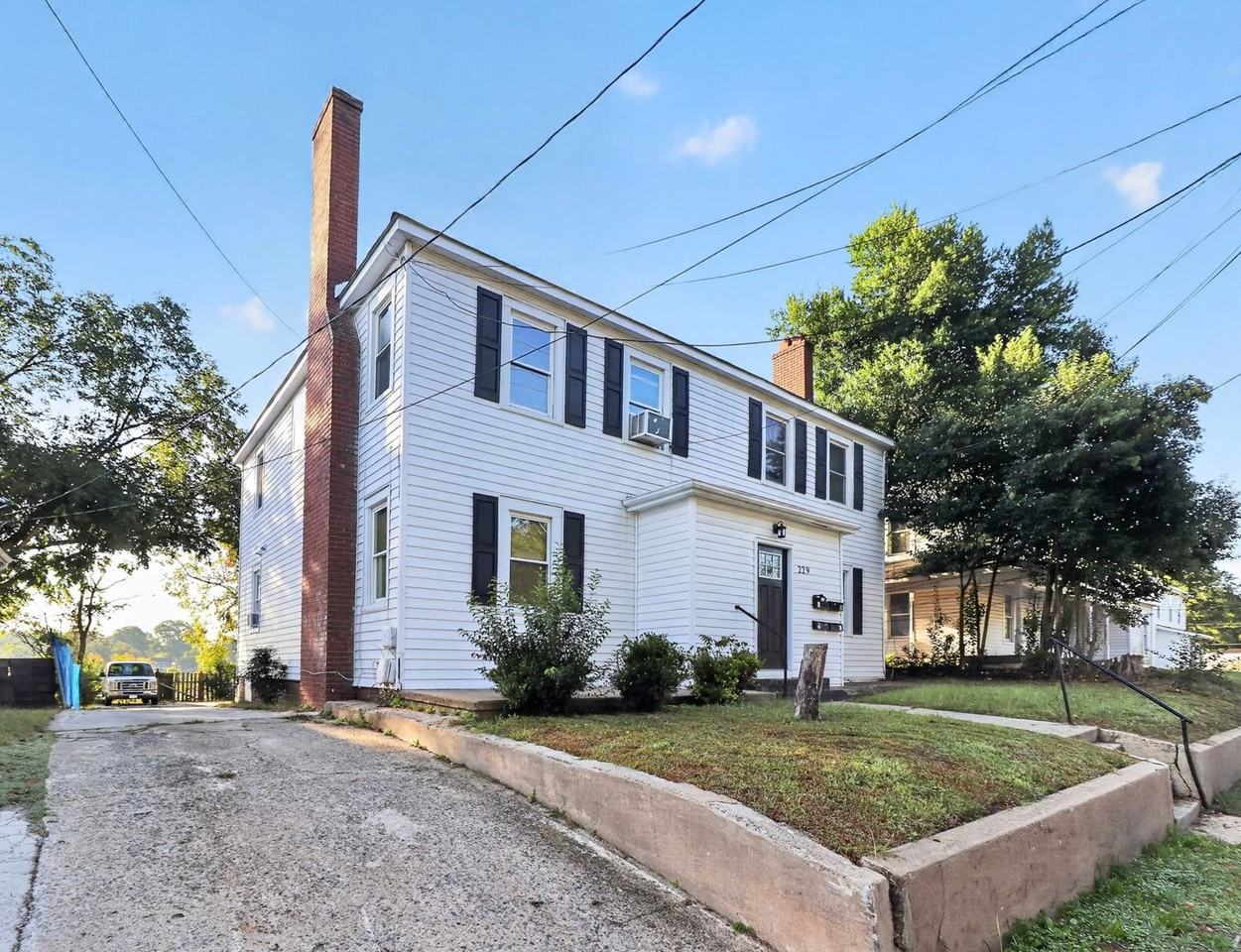 229 Academy Ave Nw - Photo 2 of 17