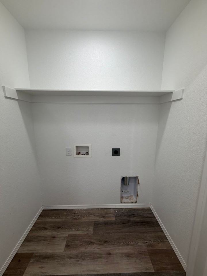 1831 Boston St - Photo 5 of 8