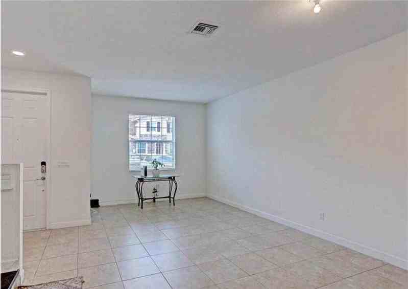 5258 Ashley River Rd - Photo 5 of 19