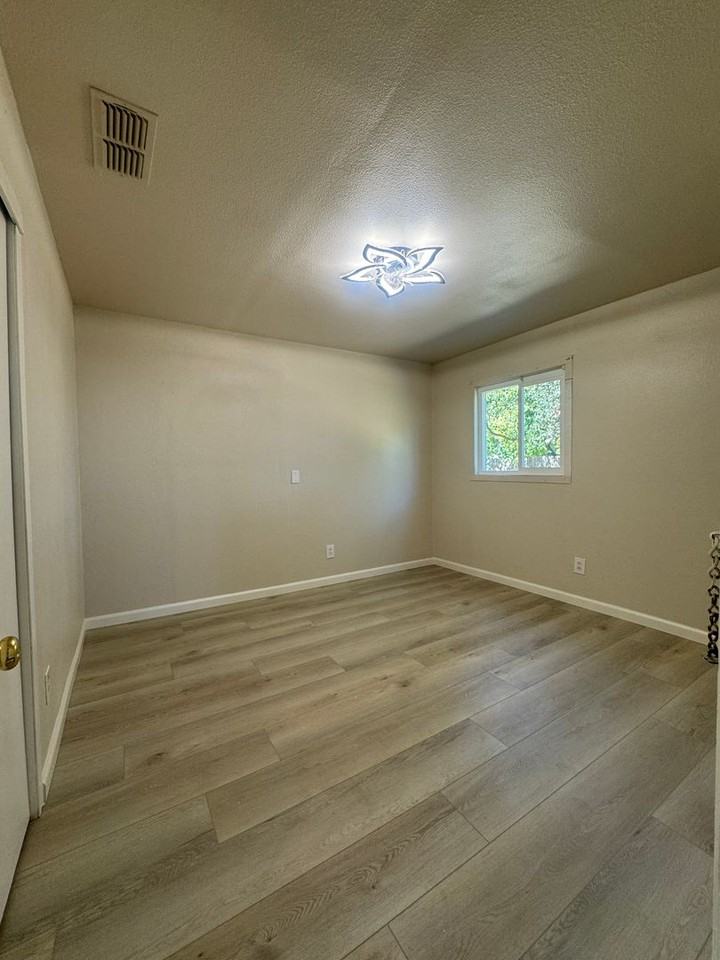 5405 Madison Ave - Photo 7 of 11