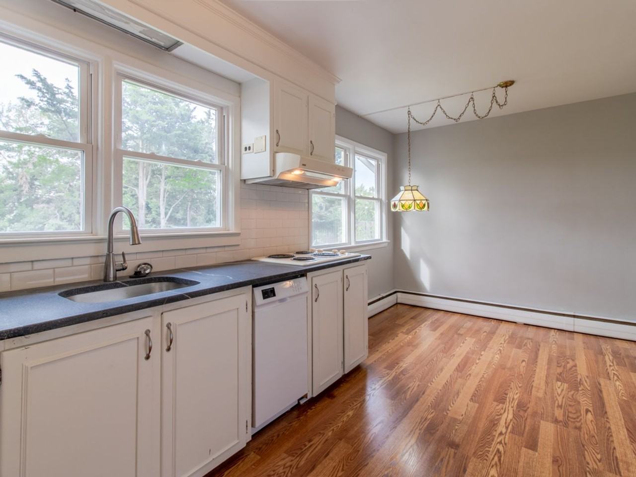 1517 Savannah Rd - Photo 3 of 28