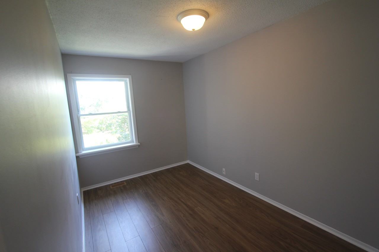 6081 Renaud Rd - Photo 2 of 14