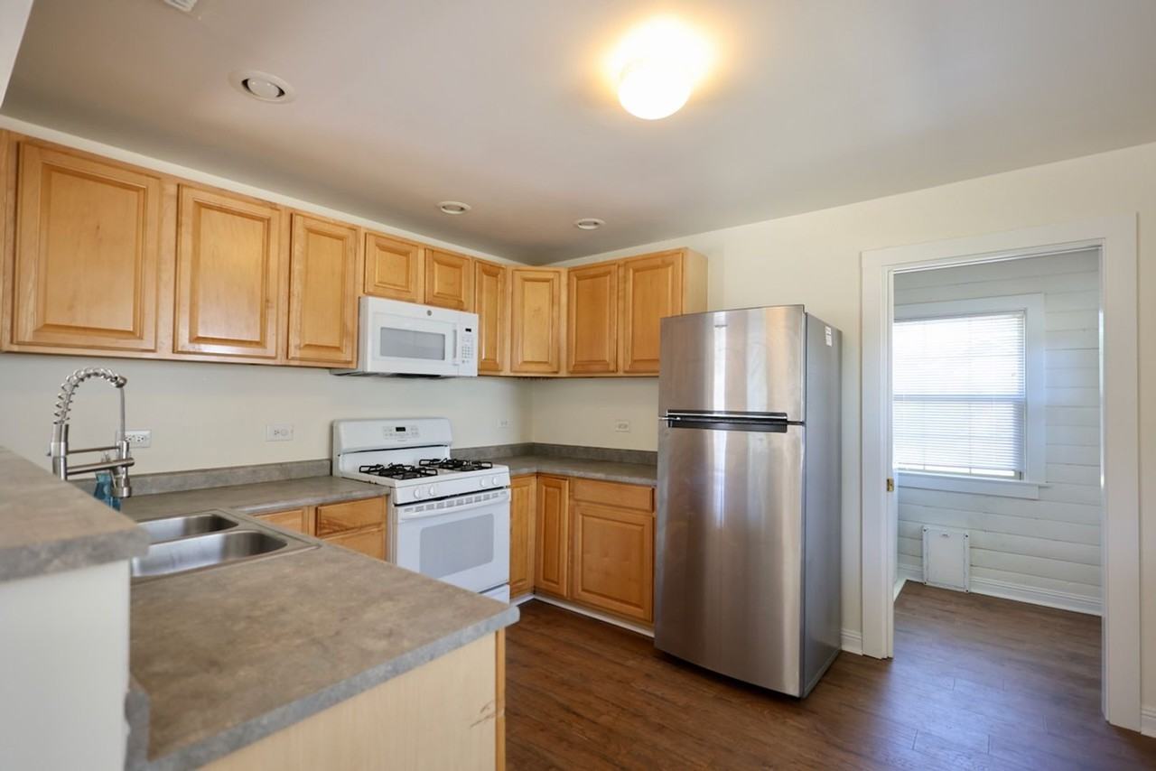 207 Abbey St - Photo 4 of 17