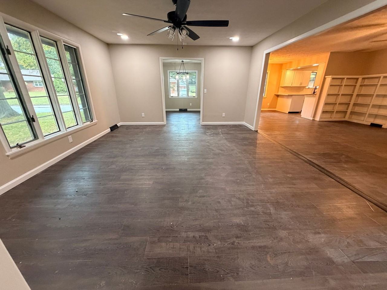 2214 E Ridgewood Dr - Photo 5 of 50