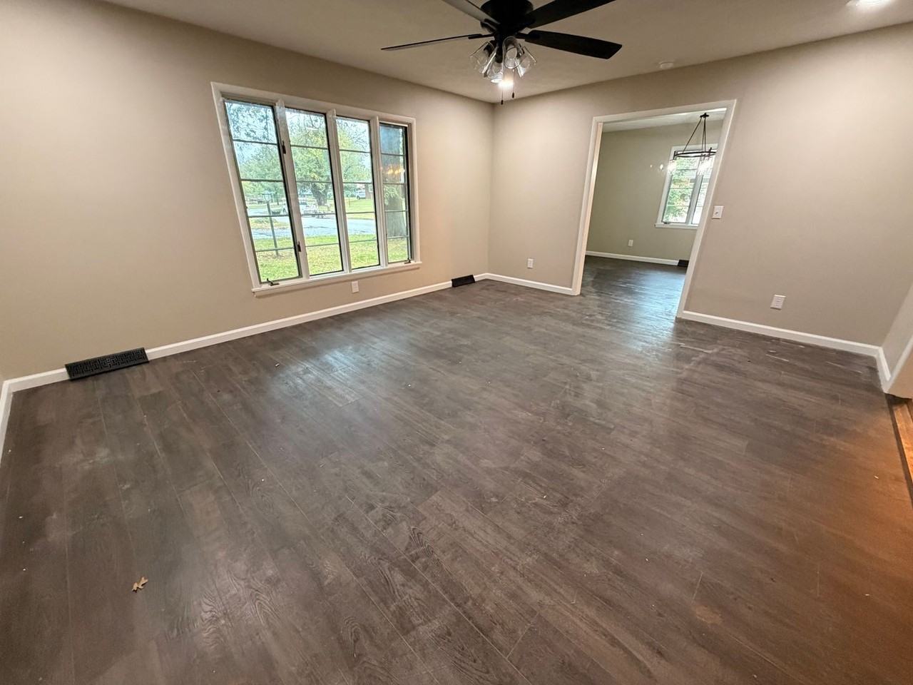 2214 E Ridgewood Dr - Photo 6 of 50