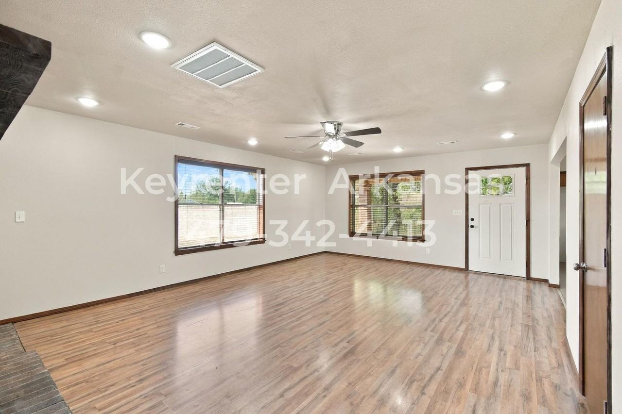 13917 Rolling Hills Rd - Photo 3 of 41