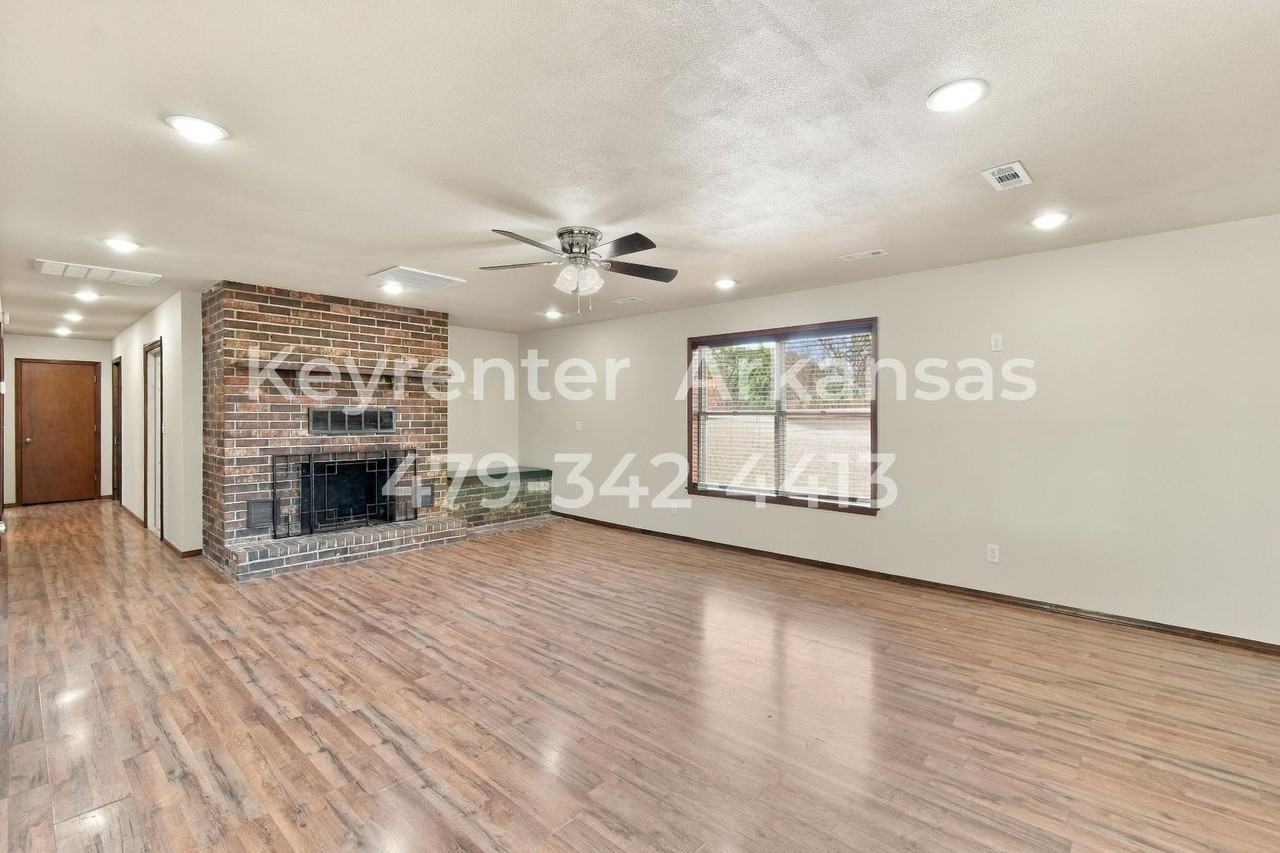 13917 Rolling Hills Rd - Photo 5 of 41