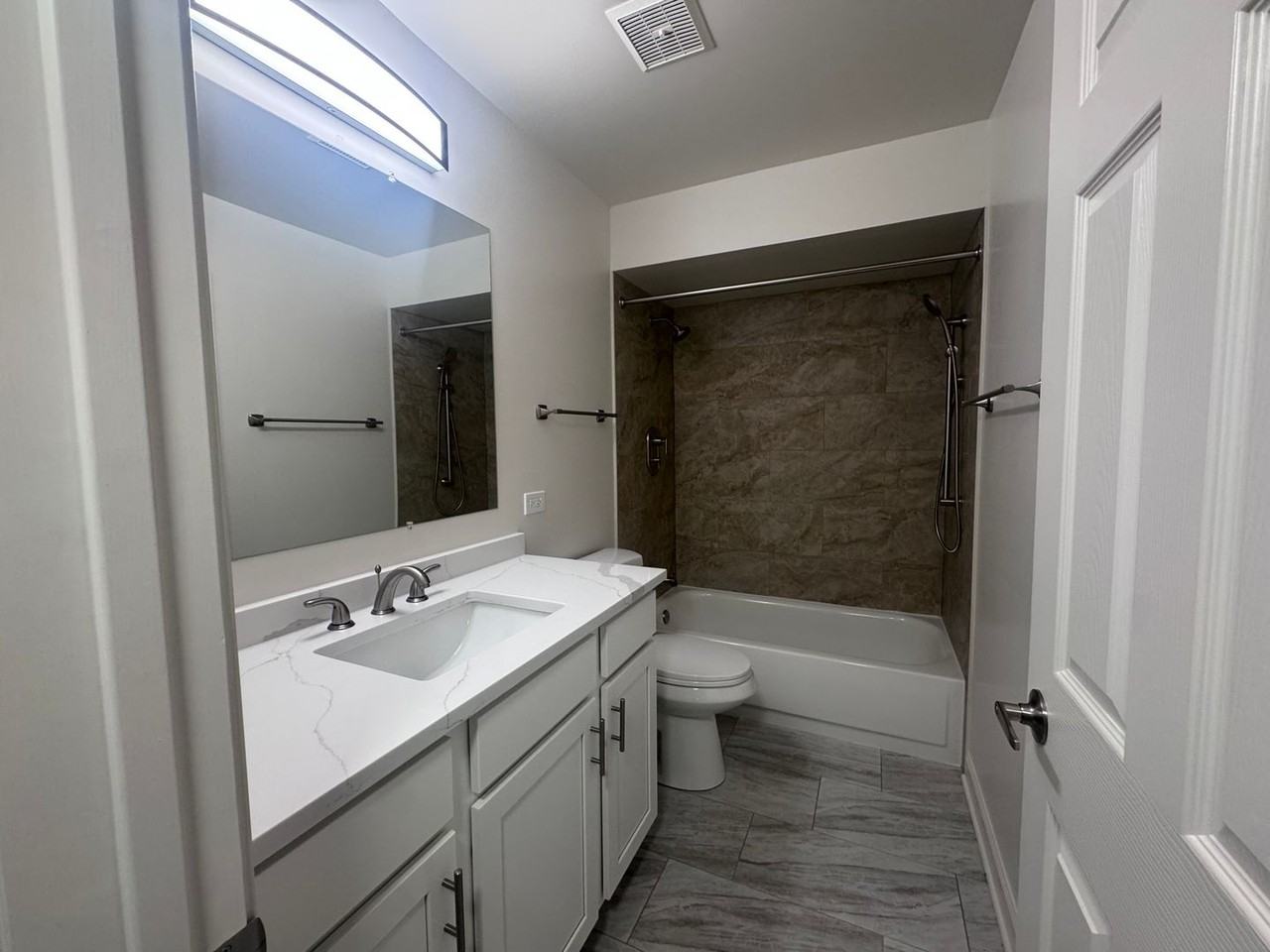 Eagles Apartments - Photo 4 of 11
