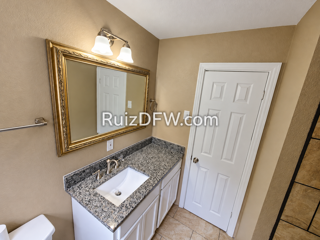 3804 Calmont Ave - Photo 2 of 10