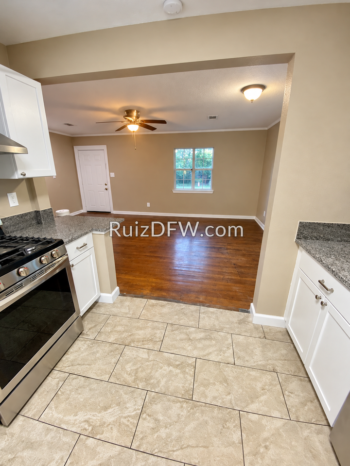 3804 Calmont Ave - Photo 5 of 10