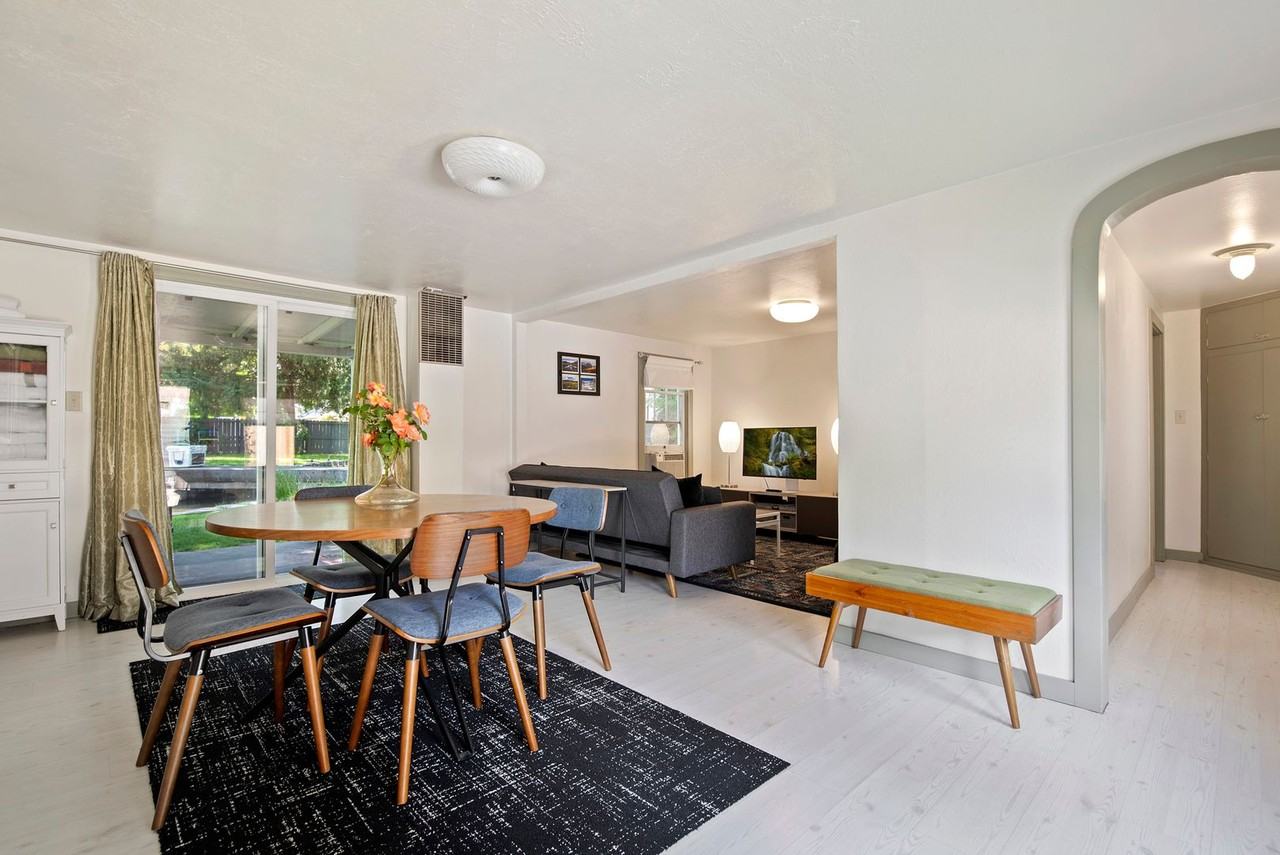 2123 W Eastman St - Photo 2 of 11