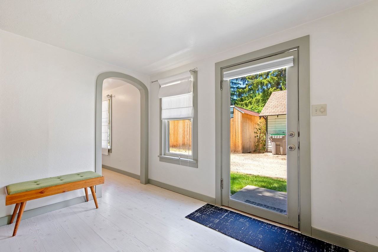 2123 W Eastman St - Photo 4 of 11