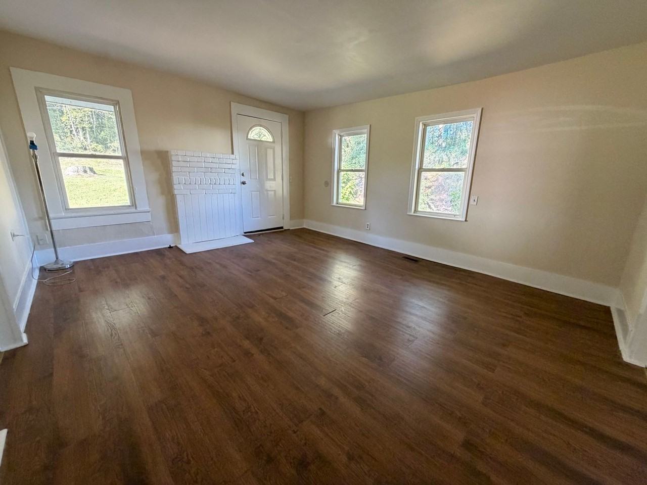 82 Stokes St - Photo 2 of 13