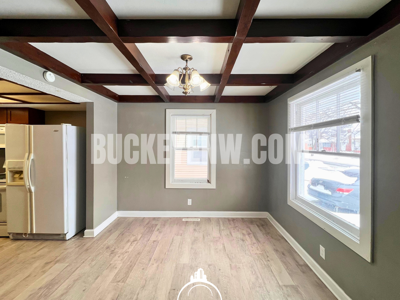 554 Brighton Ave - Photo 4 of 15