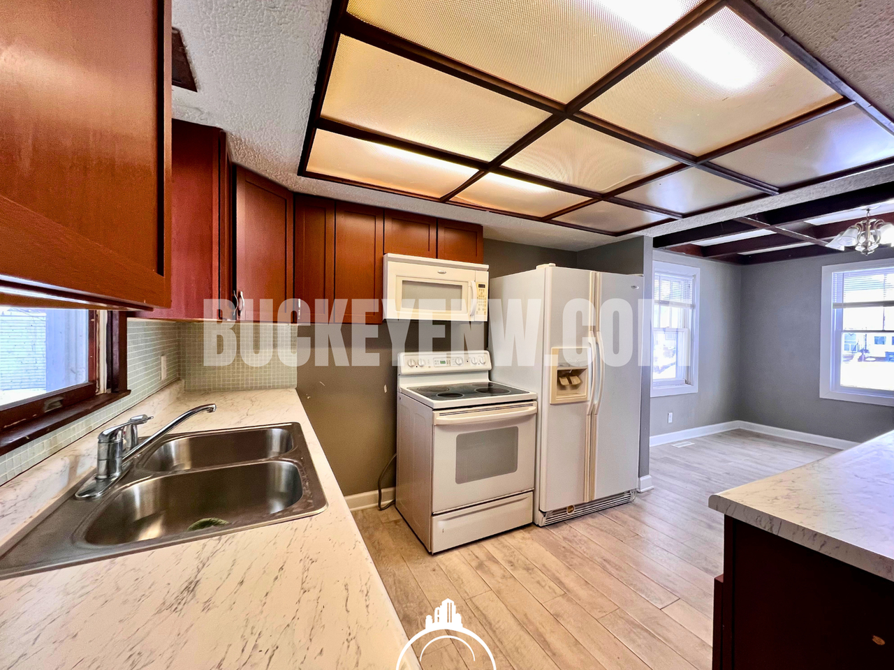 554 Brighton Ave - Photo 6 of 15