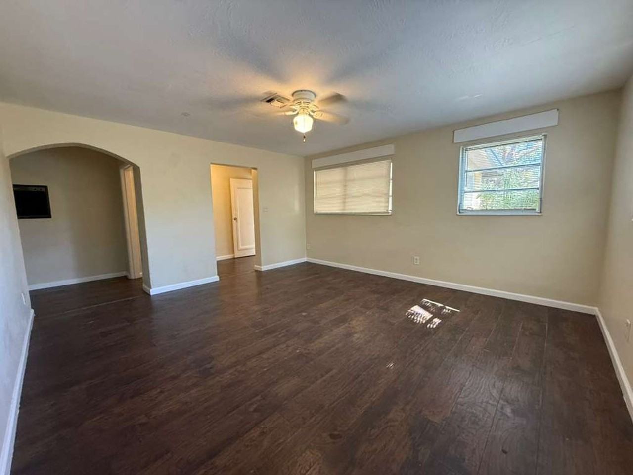 721 Nw 15th Ter - Photo 4 of 21