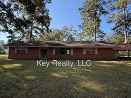 featured image of 4519 Woodlawn Dr