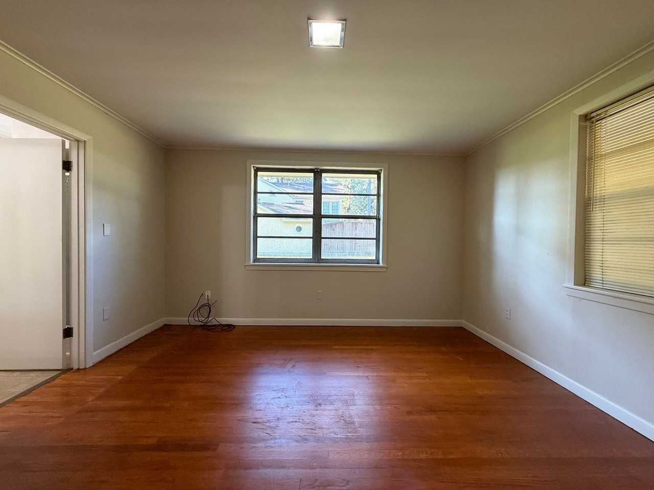 4519 Woodlawn Dr - Photo 5 of 10